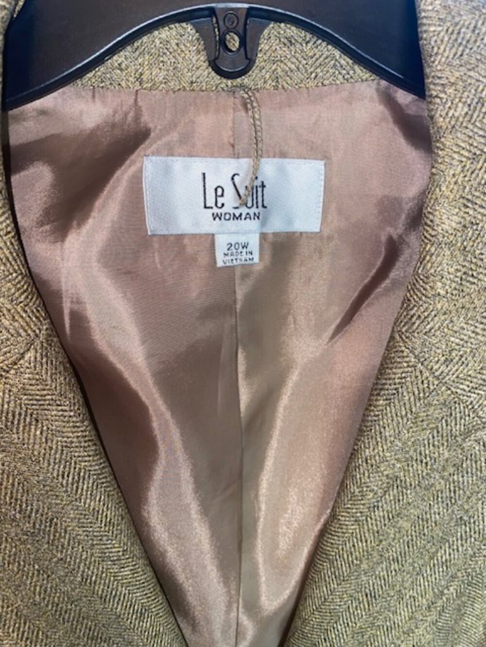 Le Suit Women's Plus Size 20W 2-Piece Pantsuit, Textured Khaki/Tan - Picture 3 of 7